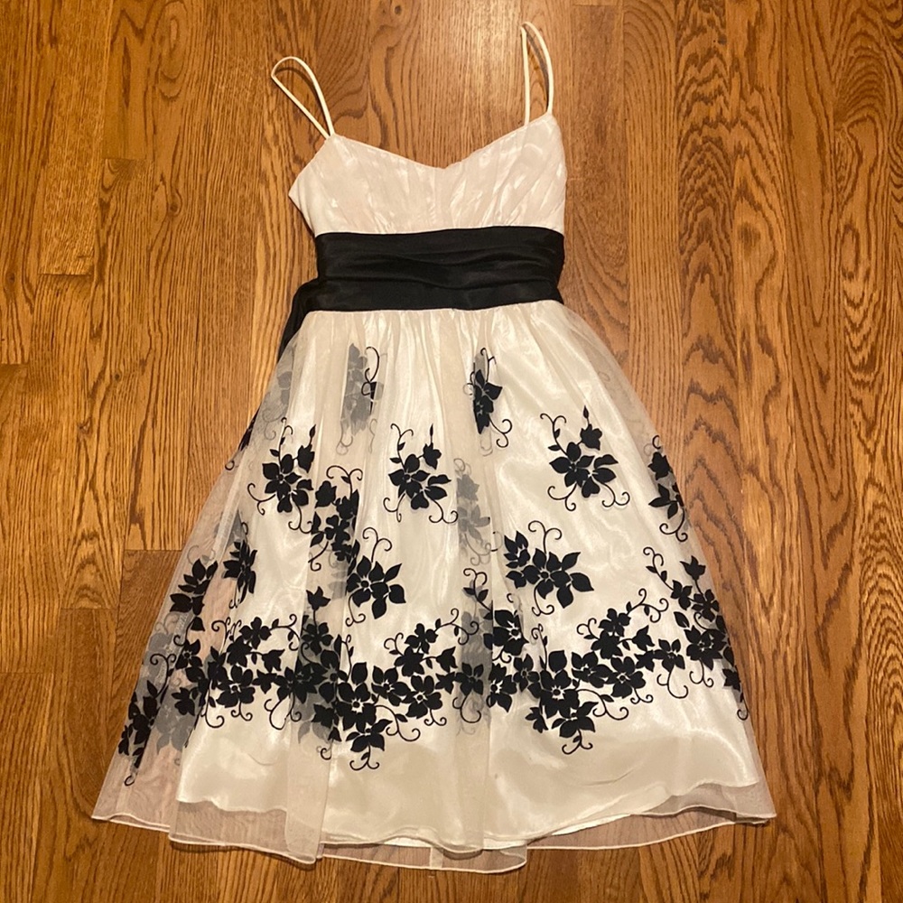 Black and white formal/prom dress